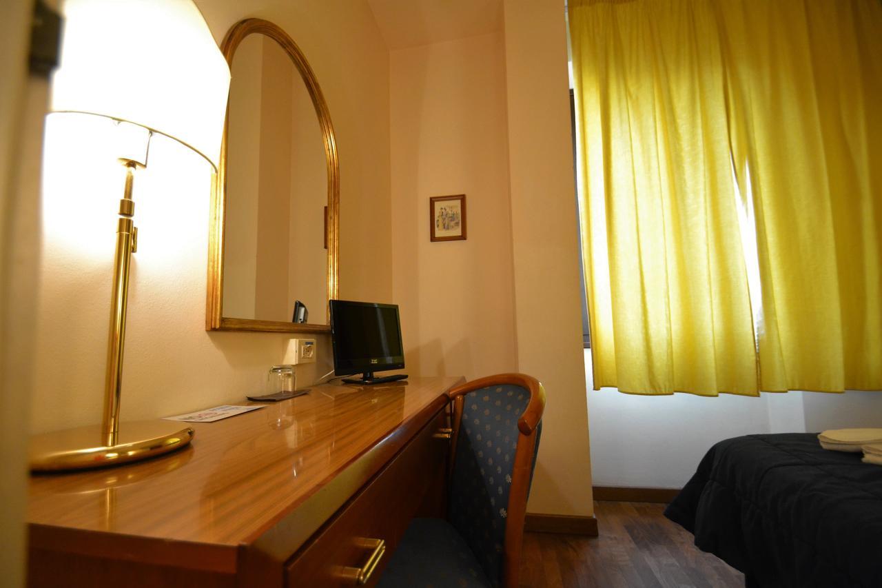 Posta Cecina (Livorno)